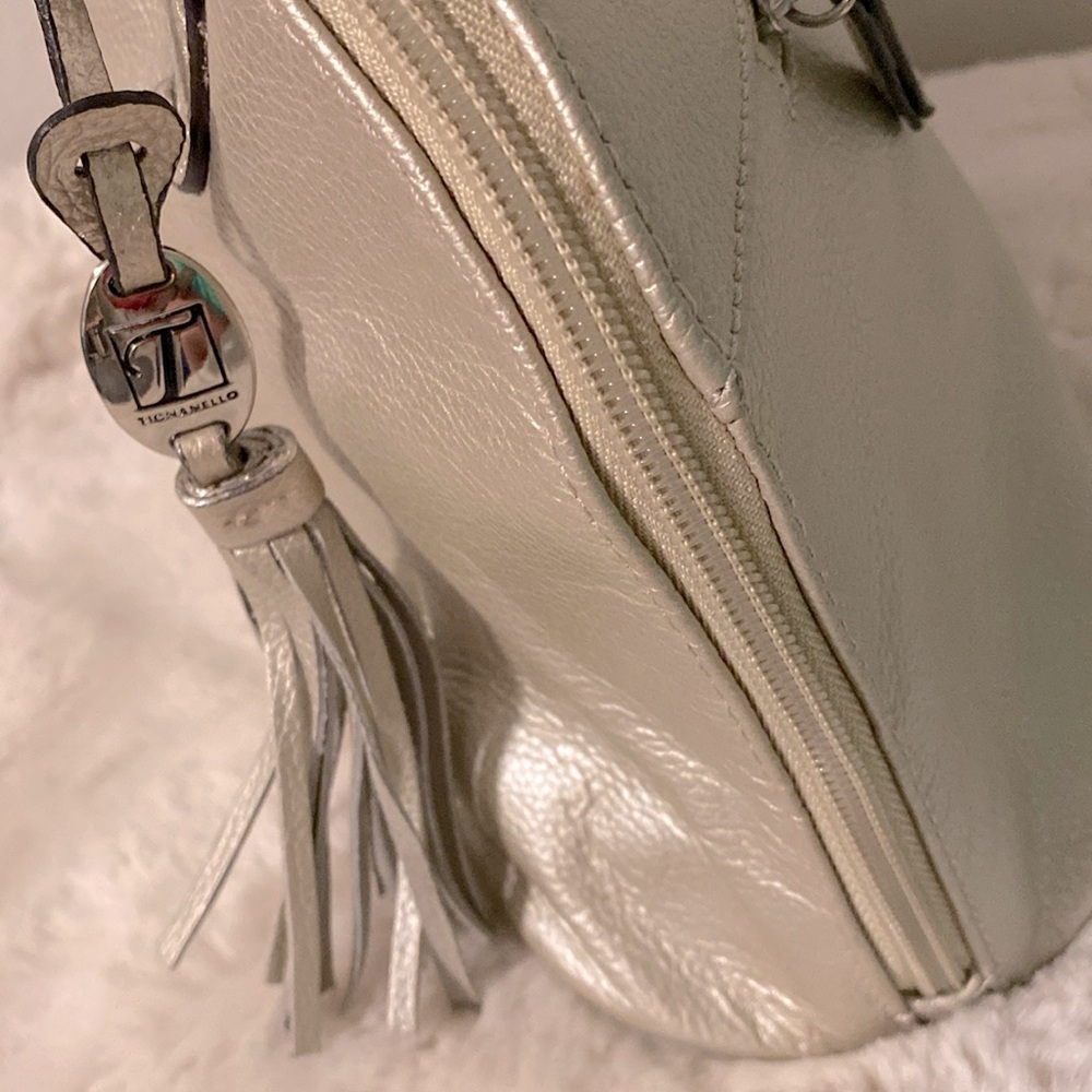 Tignanello Leather Dome Champagne Bag Like New - Picture 3 of 8